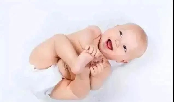 Tã quần dùng một lần cho bé Quần vải không dệt 3D Kênh Phòng chống rò rỉ